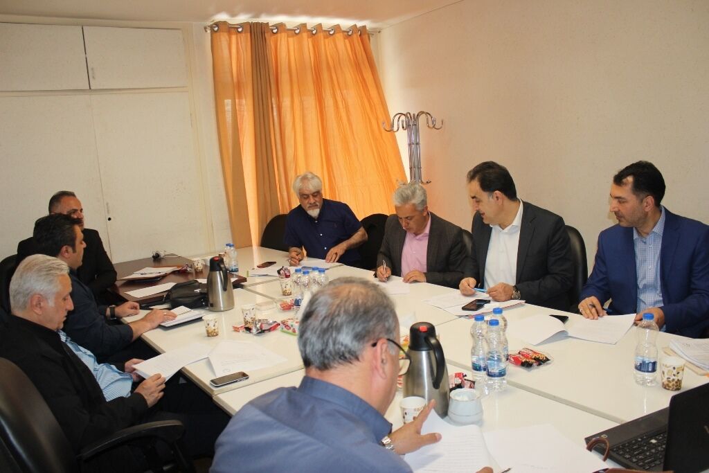 ODk0MgyrgMnU